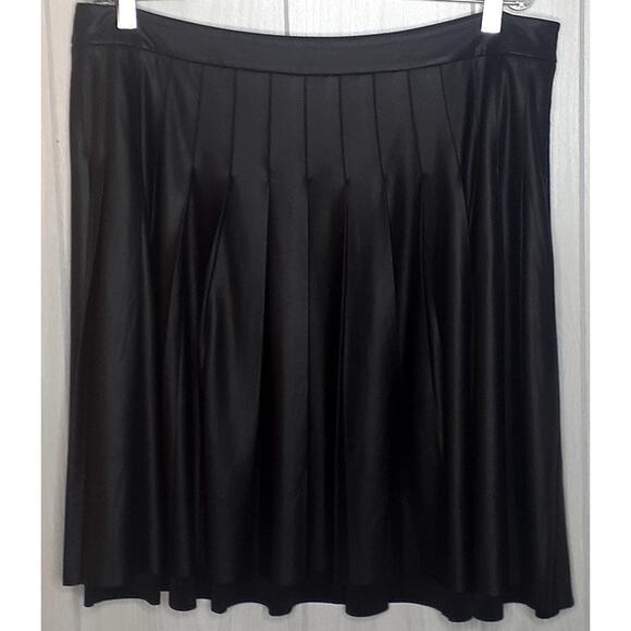 Lane Bryant Sleek Black Pleated Midi Skirt - Picture 3 of 8